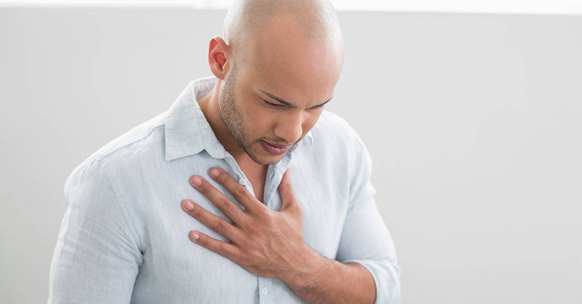 ból w klatce piersiowej podczas jedzenia