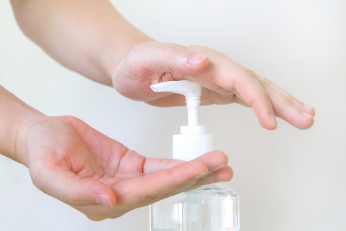 umyć ręce, aby zabić bakterie