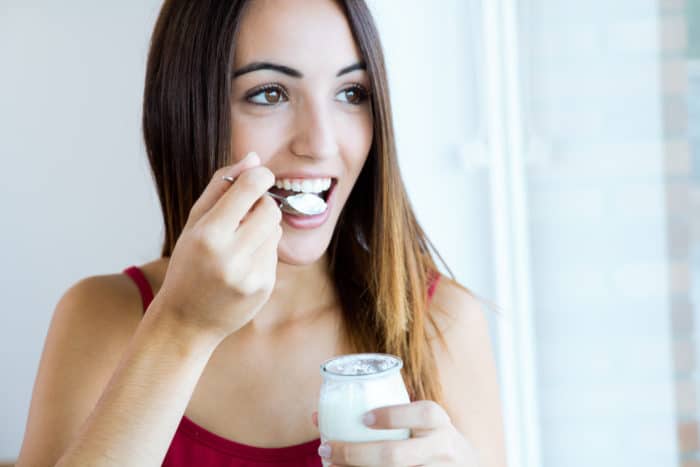 mając żołądek może jeść jogurt