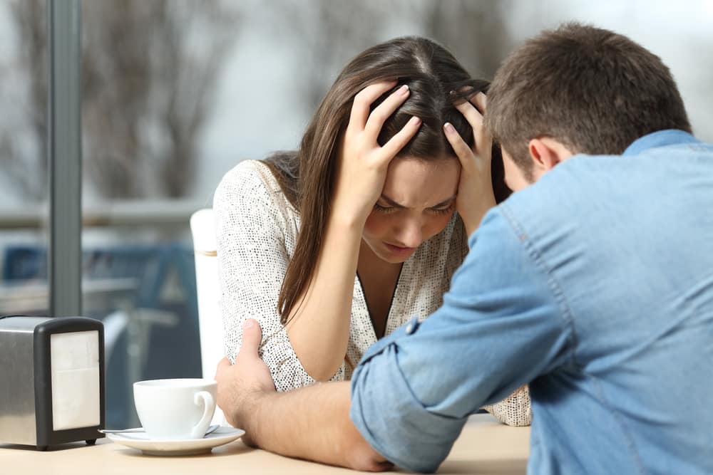 pomóc parom wpaść w depresję
