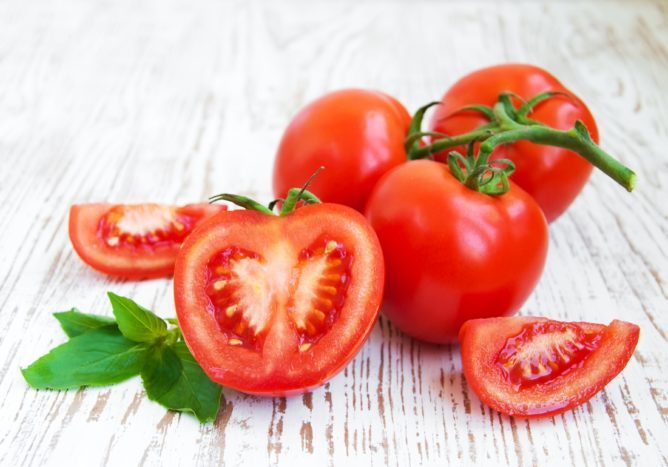 pomidory to zalety czerwonych warzyw